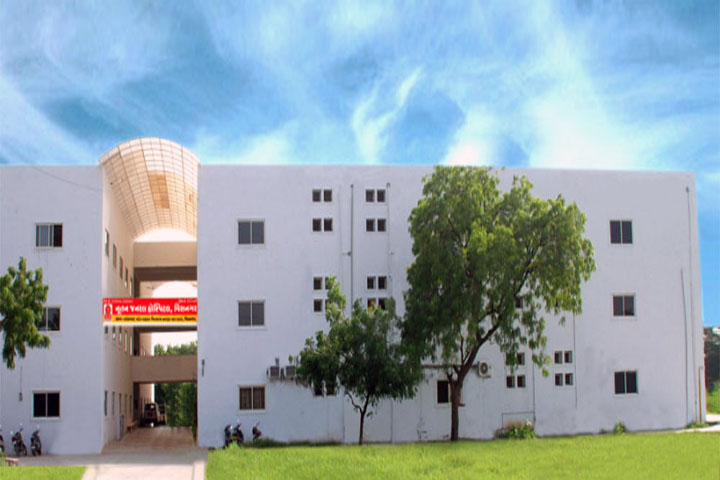 https://cache.careers360.mobi/media/colleges/social-media/media-gallery/12713/2018/12/14/Campus View of Nootan College of Nursing, Visnagar_Campus View.jpg